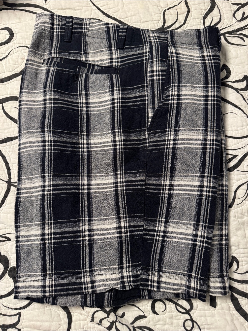 Chaps Men's Black and White Plaid Flat Front Shorts